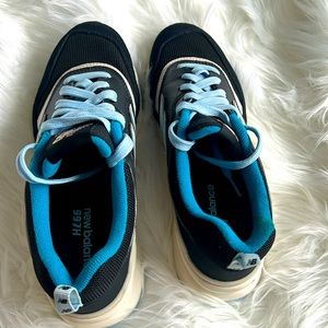 Women’s New Balance 997H sneakers. Size 7.5